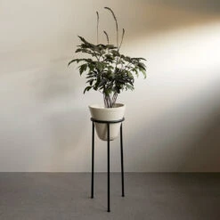 Daiza Planter -Danish Design Store MENU Daiza Planter 4 0b014242 8e40 4dde 9a1b 6a7b2209c5ca