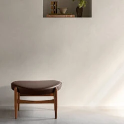 Elizabeth Ottoman -Danish Design Store MENU Elizabeth Ottoman leather eb3c0417 2620 43ff 831c 04910432af09