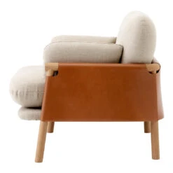 Erik Jorgensen Savannah Lounge Chair -Danish Design Store MF 8801 grandlinen cognac oak Side