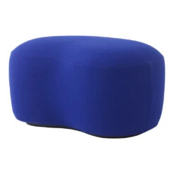 Margas LC5 Pouf 22 Margas LC5 Pouf -Danish Design Store Margas Pouf LC5 Black Base w. Hallingdal 0753 Angled Front