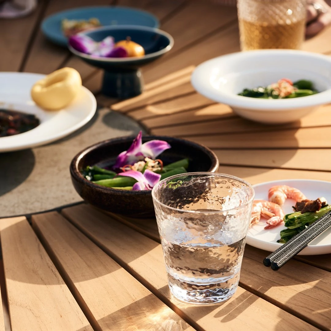 Mindo 101 Outdoor Dining Table - Round 5 Mindo 101 Outdoor Dining Table - Round - Image 3