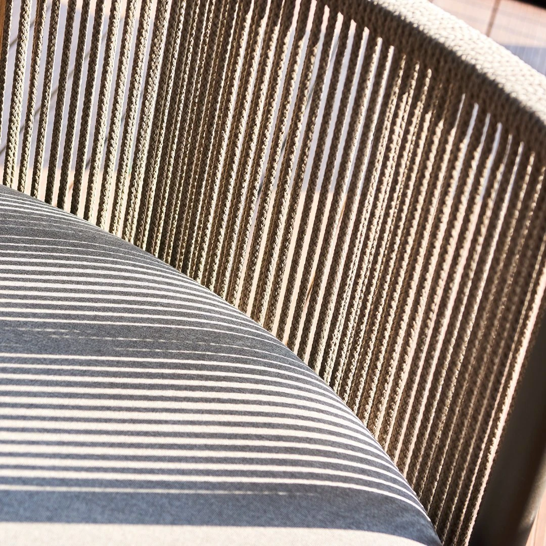 Mindo 107 Outdoor Daybed 6 Mindo 107 Outdoor Daybed - Image 4