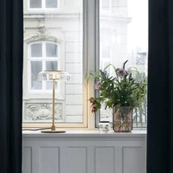 Blossi Table Lamp 31 Blossi Table Lamp -Danish Design Store Nuura Blossi table lifestyle 1 b6b806c8 f1fa 4098 9b49 77f295794769