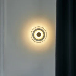 Blossi Wall Light 24 Blossi Wall Light -Danish Design Store Nuura Blossi wall lifstyle 1