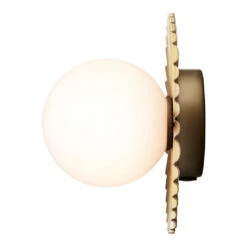 Liila Muuse Wall Light 34 Liila Muuse Wall Light -Danish Design Store Nuura LiilaMuuseSmallNordicGold Opal Packshot 1