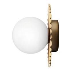 Liila Muuse Wall Light 39 Liila Muuse Wall Light -Danish Design Store Nuura LiilaMuuseSmallNordicGold Opal Packshot 6