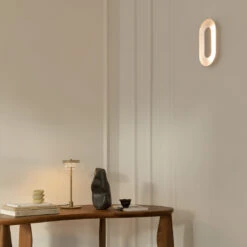 Sasi Wall Light -Danish Design Store Nuura SasiSmallSilver BlossiTableSmall lifestyle