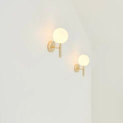 Miira Wall Light -Danish Design Store Nuura lifestyle Miira Wall Brass Opal 3