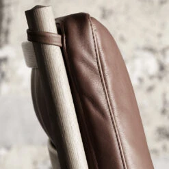 OW149 Colonial Chair 37 OW149 Colonial Chair -Danish Design Store OW149 WB Detail Leather 02 839648be b48d 4dd2 9753 3a97f935368b