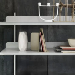 Muuto Compile Bookend -Danish Design Store Open Compile bookend med 69ff2772 be37 46e5 a381 53fc0fae64c5