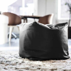 Otto Pouffe -Danish Design Store Otto lifestyle image 02 a9a26652 c9e4 43f1 94b4 41b998b59df9