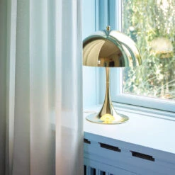 Louis Poulsen Panthella 320 Table Lamp -Danish Design Store Panthella 320 Brass SS21 Interior 1 07243
