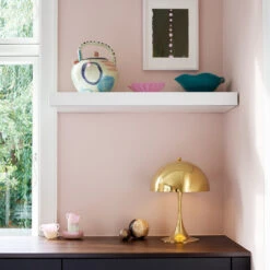 Louis Poulsen Panthella 320 Table Lamp -Danish Design Store Panthella 320 Brass SS21 Interior 2 07245