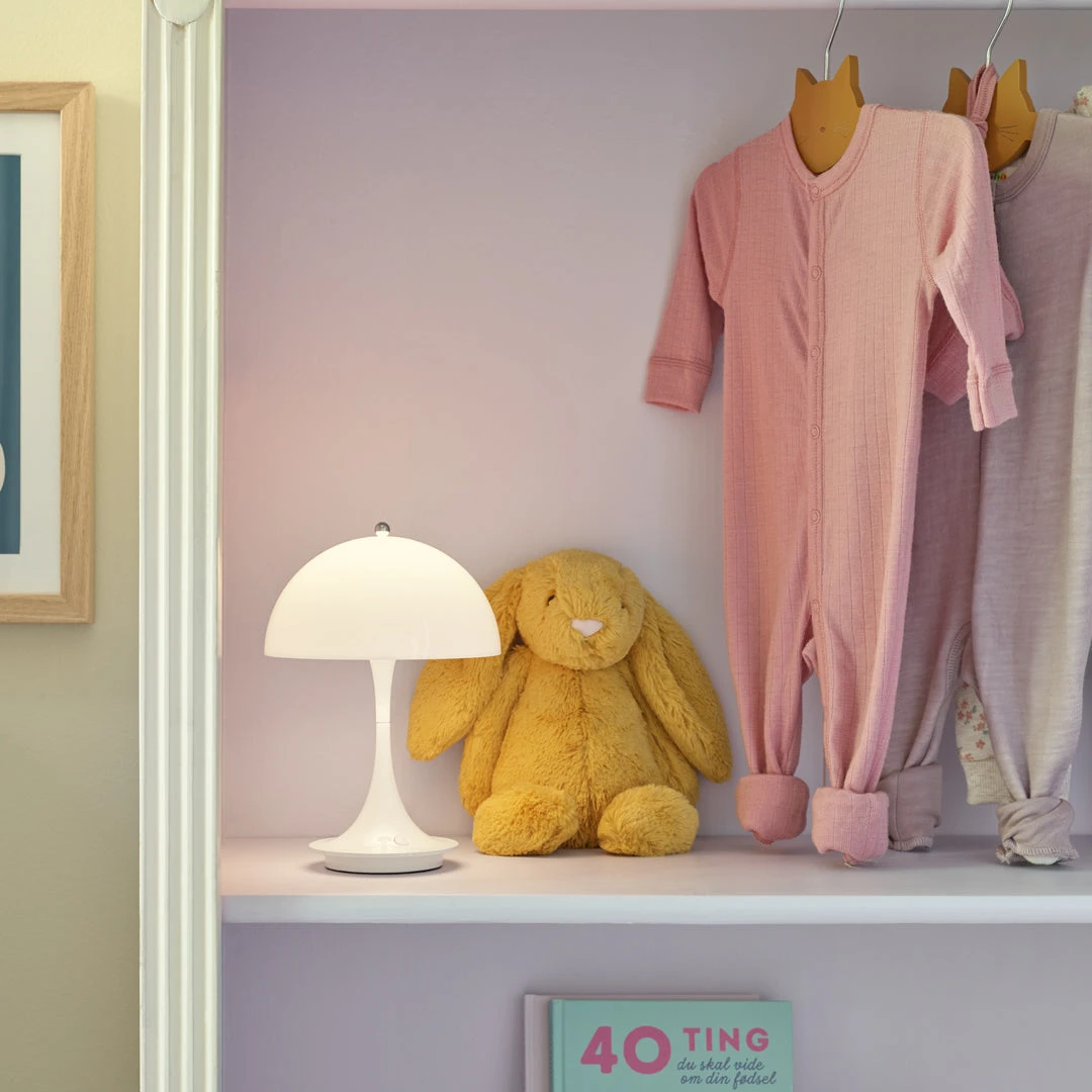 Louis Poulsen Panthella 160 Table Lamp - Portable 11 Louis Poulsen Panthella 160 Table Lamp - Portable - Image 9