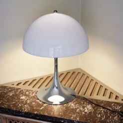 Louis Poulsen Panthella 320 Table Lamp -Danish Design Store Panthella320 Grey Opal v2 Interior SS22 08458