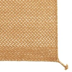 Muuto Ply Rug -Danish Design Store Ply rug 85x140 burnt orange detail Muuto 5000x5000 hi res