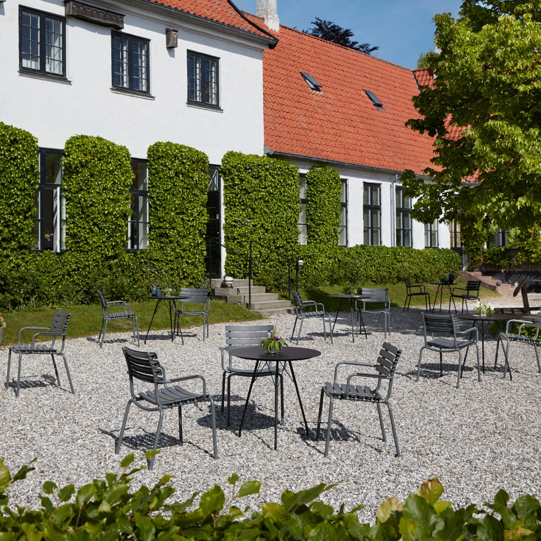 Circum Outdoor Cafe Table 19 Circum Outdoor Cafe Table - Image 17