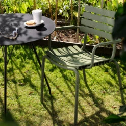 Circum Outdoor Cafe Table 28 Circum Outdoor Cafe Table -Danish Design Store ReCLIPS Dining olive green CIRCUM black zoom HOUE 5239 high