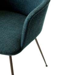 Rely HW36 Armchair - Tube Base 20 Rely HW36 Armchair - Tube Base -Danish Design Store Rely HW36 Bronzed w. Loop K5042 38 Evergreen closeup