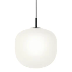Muuto Rime Pendant Lamp -Danish Design Store Rime pendant 25 black Muuto 5000x5000 1