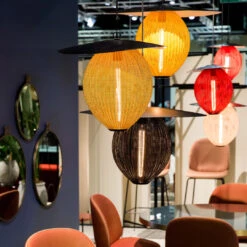 Gubi Satellite Pendant - Large -Danish Design Store Satellite pendant lamp Beetle chair Gubi table 2.0 263da085 f359 4980 bb69 758ad713def8