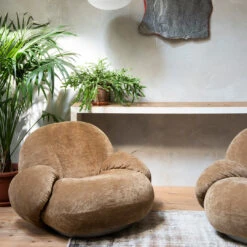 Gubi Pacha Lounge Chair W/ Armrests -Danish Design Store Scatto3 Gubi Dolomia 5 post 4b031c50 c206 49e7 b6c0 c66ea33e7533