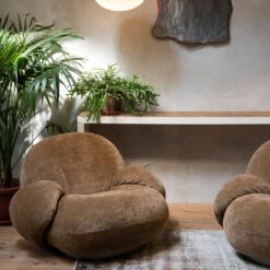 Gubi Pacha Lounge Chair W/ Armrests -Danish Design Store Scatto3 Gubi Dolomia 6 post 27be8473 69b0 437d a2ab ef7d576a03ef