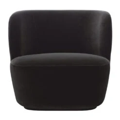 Gubi Stay Lounge Chair - Plinth Base 29 Gubi Stay Lounge Chair - Plinth Base -Danish Design Store Stay LoungeChair 85 Velluto Cotone 130 Front 65f74a47 3b70 4701 a121 b523e4ba8b49