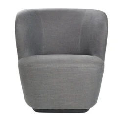 Gubi Stay Lounge Chair - Plinth Base 24 Gubi Stay Lounge Chair - Plinth Base -Danish Design Store Stay loungeChair 75 Swivel Chambray 030 Front 770cb254 aead 48d5 8743 2d951d51b5b5