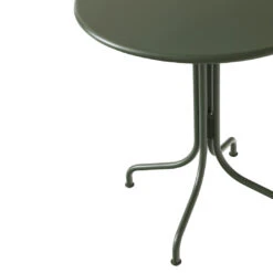 Thorvald SC96 Outdoor Café Table 33 Thorvald SC96 Outdoor Café Table -Danish Design Store Thorvald SC96 Bronze Green detail