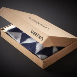 Verpan Mirror Throw Blanket 20 Verpan Mirror Throw Blanket -Danish Design Store VERPAN MIRROR GIFTBOX HR