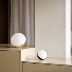Louis Poulsen VL Studio Table Lamp 30 Louis Poulsen VL Studio Table Lamp -Danish Design Store VL Studio Table150 Black Table250 Brass AW21 Slukket 08562