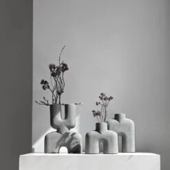 101 COPENHAGEN Cobra Tall Vase -Danish Design Store cobra mini Dk Grey Ikebana