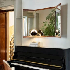 Gubi Vanity Mirror 16 Gubi Vanity Mirror -Danish Design Store e4ef6d0d 7e7a 412b 8f2f 7e304368e9b6 750