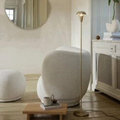 Ferm LIVING Ary Mini Vase 32 Ferm LIVING Ary Mini Vase -Danish Design Store fermLIVING AW21 TinyFloorLampBrass PondMirrorXLDarkChrome image