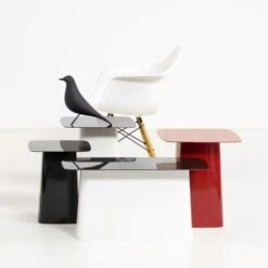 Vitra Metal Side Table 15 Vitra Metal Side Table -Danish Design Store metal side table aubergine 1 2 7857d763 f857 4e2b 9fd1 1c6c01b93898